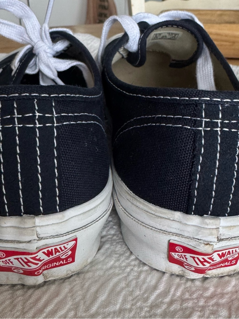 Vans Men’s 9 Low-Top Canvas Sneakers - Navy w White Laces. (Women 10.5) - Picture 5 of 6
